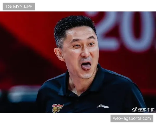 消息：前国家队主帅杜锋确认将担任季后赛某系列赛的电视解说嘉宾